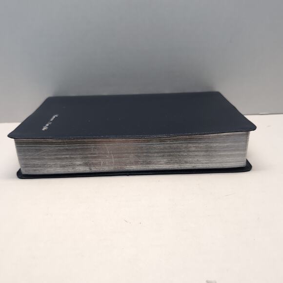 Seniors Devotional Bible NIV Zondervan Navy Bonded Leather Large Print Silver - Picture 5 of 11